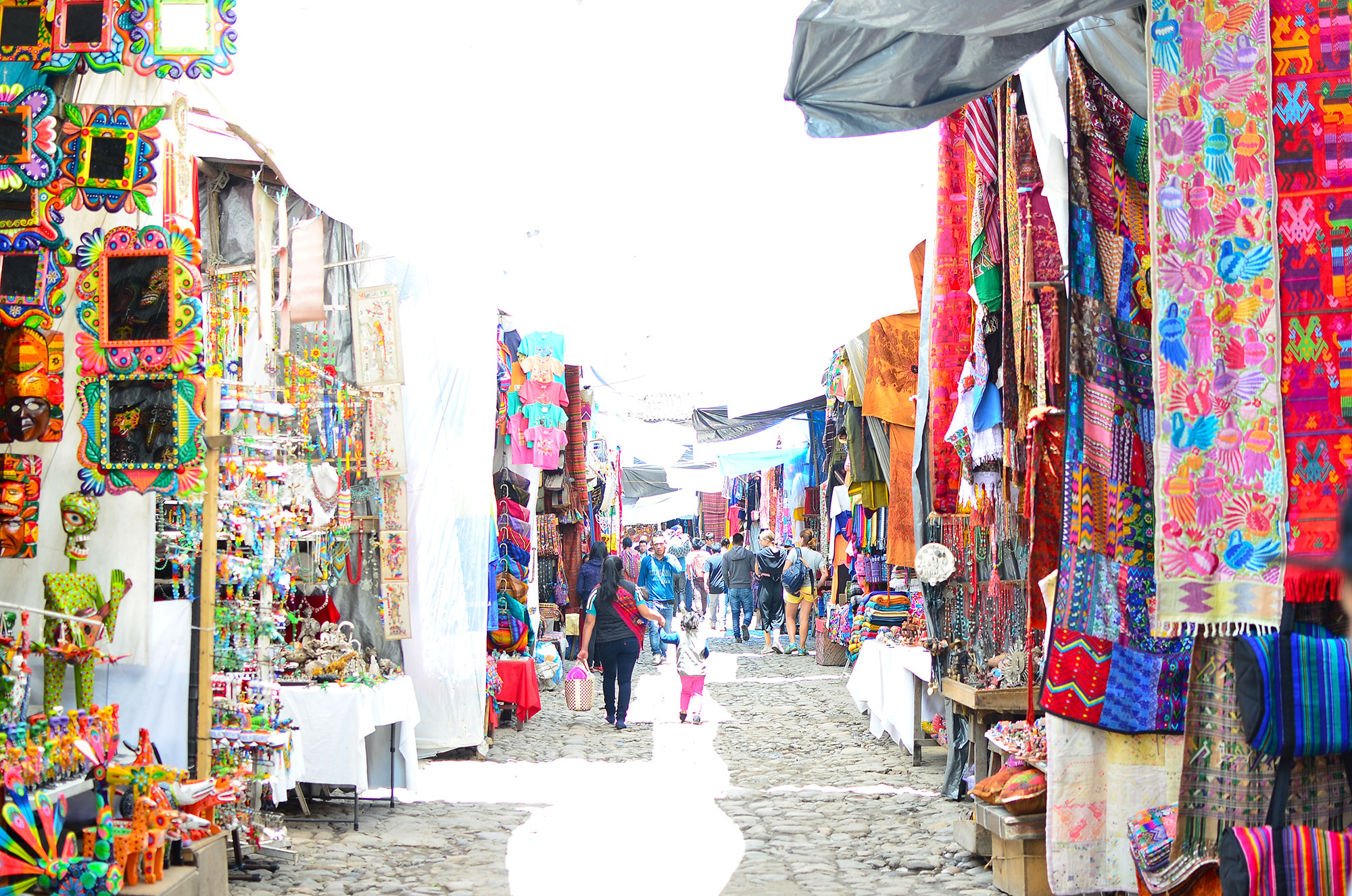 Textil-streets-in-guatemala