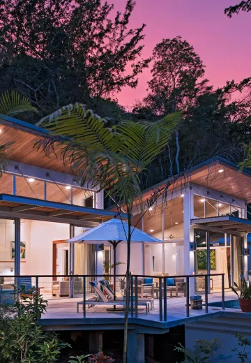 Charming Rainforest Lodge