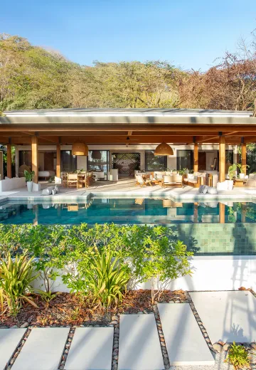 Front-view-pool-and-gardens