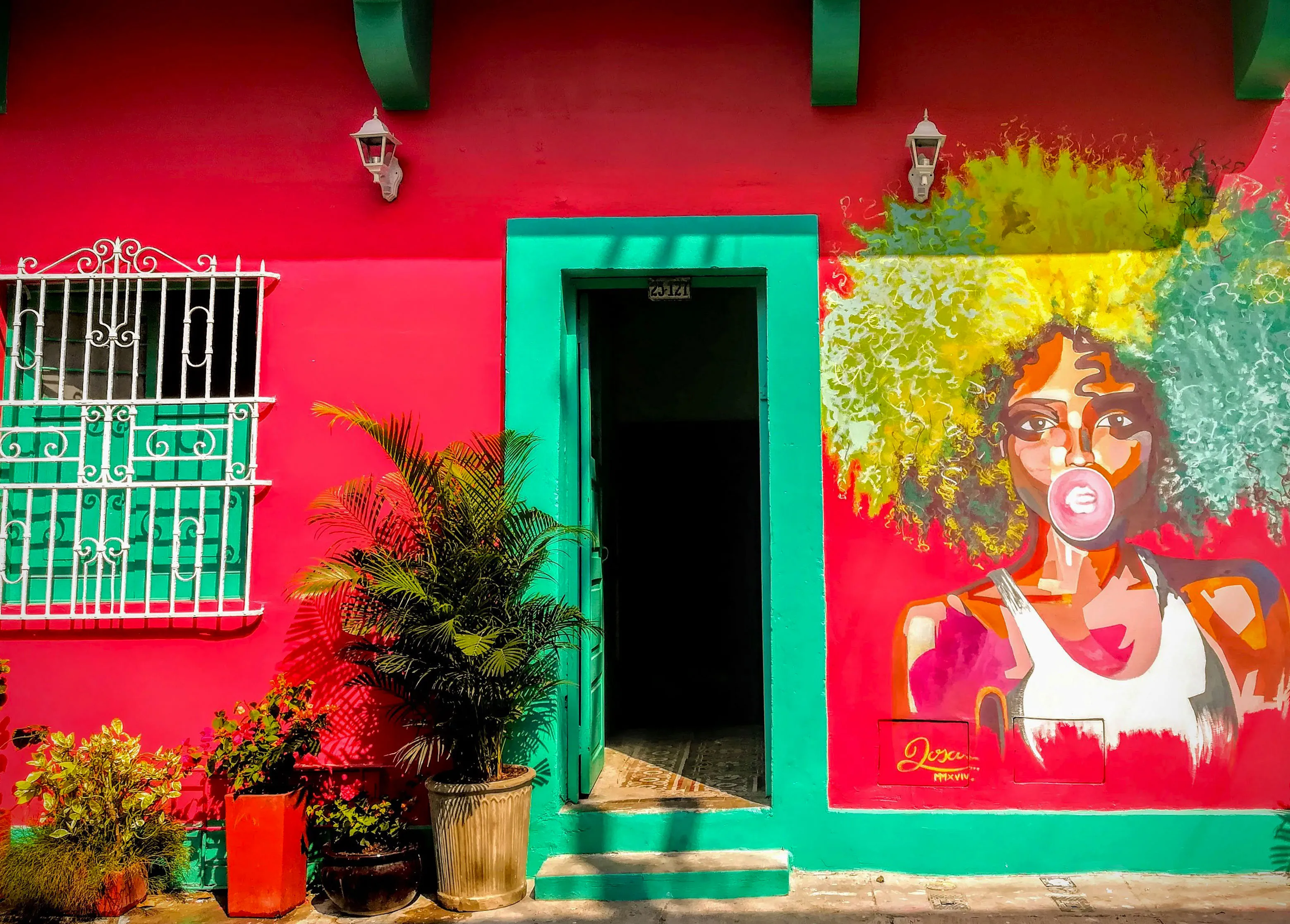 Popular graffiti tours of Colombia