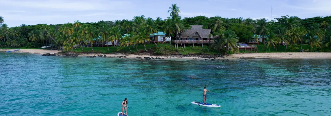 Paddle-Board-and-hotel-front
